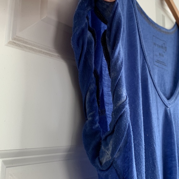 We The Free Oversized V NeckSheer Tee - Picture 4 of 13